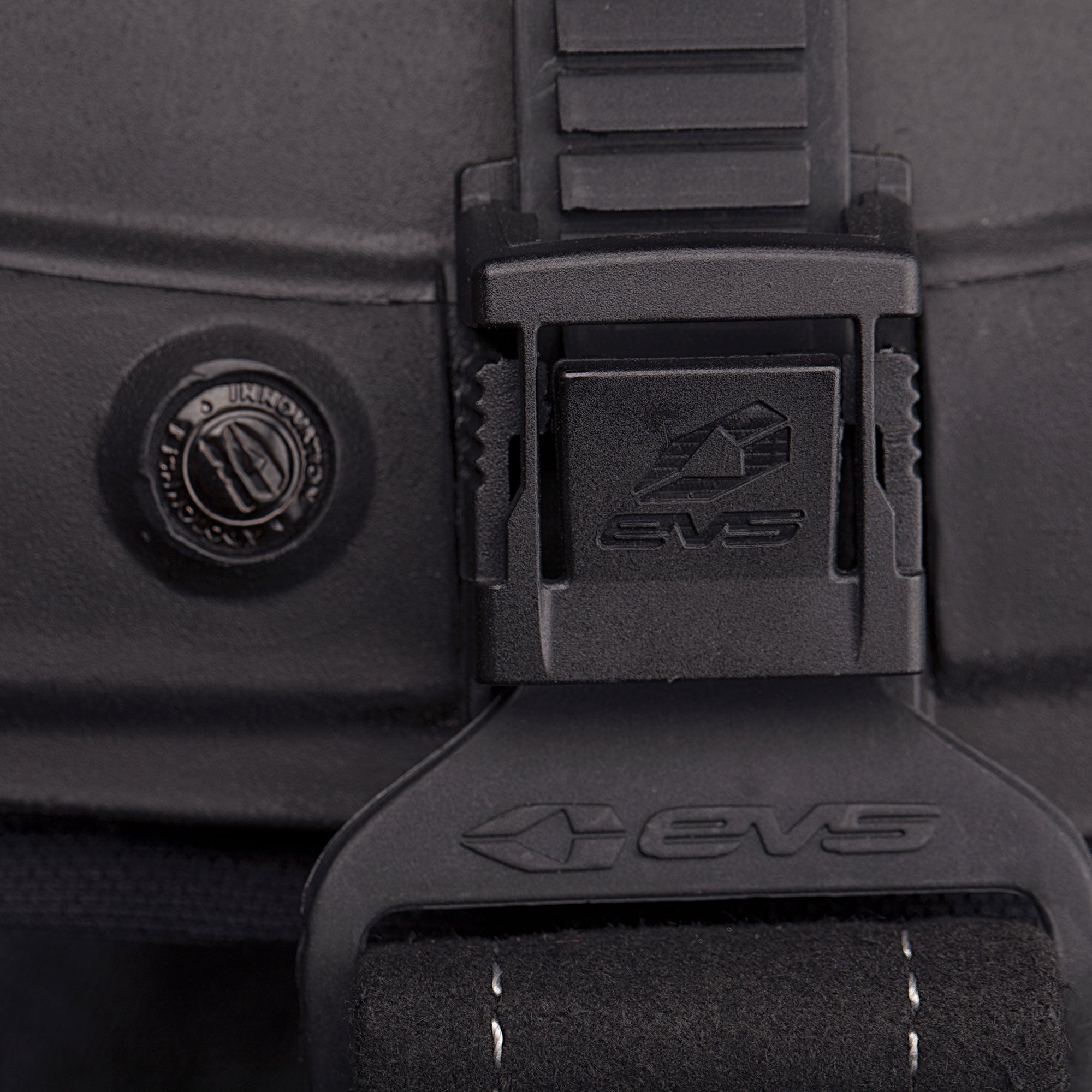 RS9 Knee Brace - Pair | EVS Sports